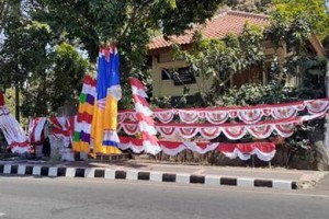 Sambut Agustus, Penjual Bendera Menjamur